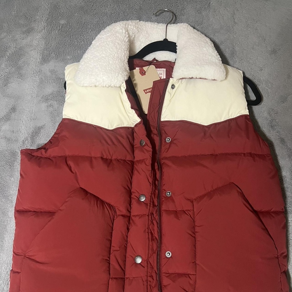 Levi's Red and White Puffer Vest